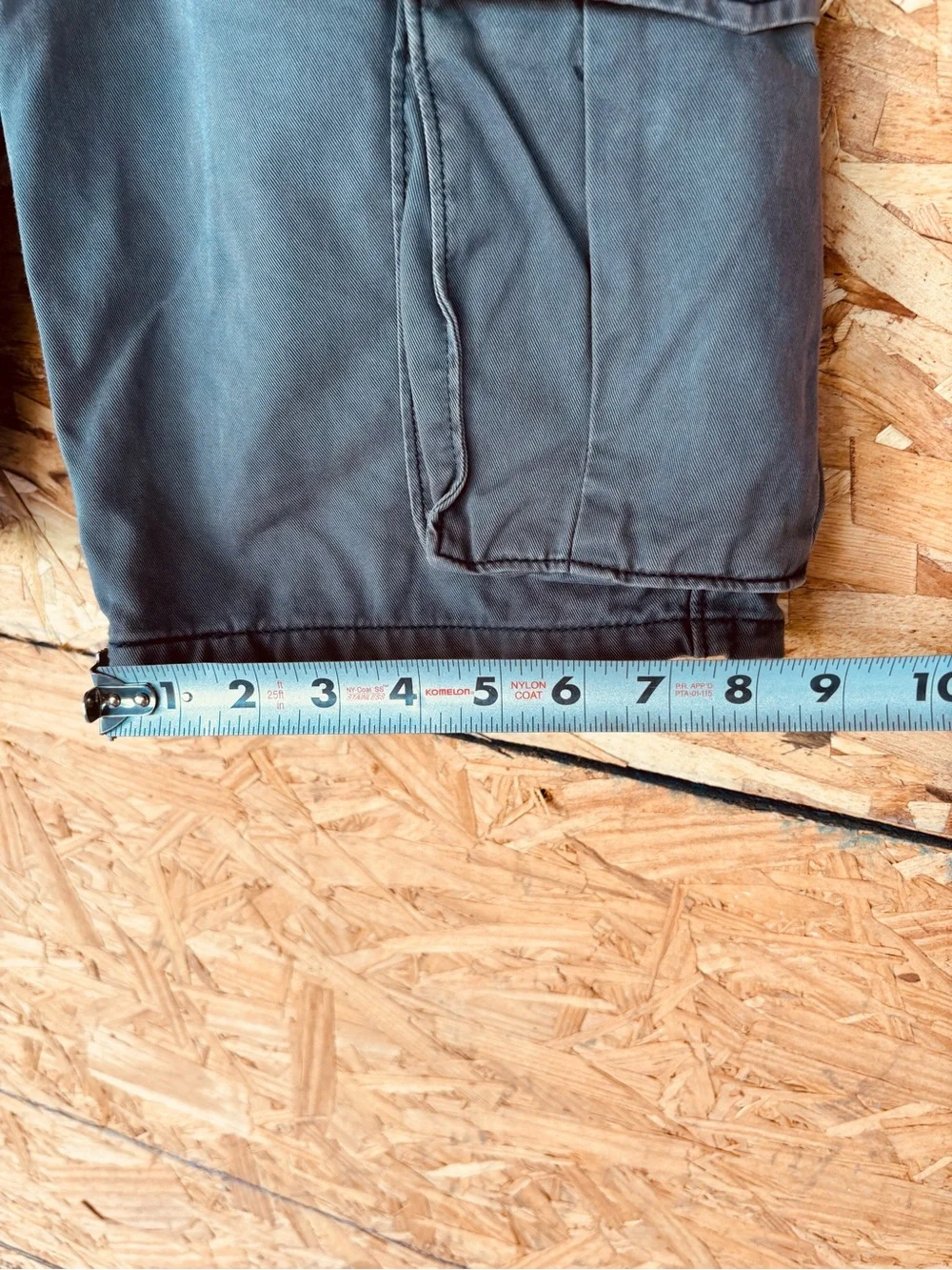 Levi's Men's Charcoal Gray Cargo Shorts 30 waist